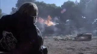 Sons of Anarchy - Jax hallucinates his father.