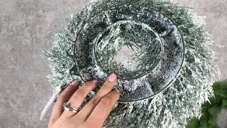 венок из заснеженной туи 30см (WHGR-01)