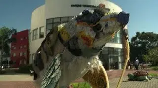 Rio artists exhibit pieces made of Guanabara Bay rubbish