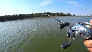 Поклевка щуки на OSP Varuna sp. глубина 5м. Baitcasting