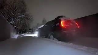X-Trail в сугробах. Штурманская дача — почти бездорожье.