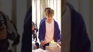 Jimin hiç tatlı değil diyenler gruptan ayrıldı ;)