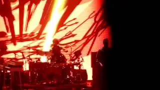 Queens Of The Stone Age - Go With the Flow - Paris-Le Z&eacute;nith - 13.11.2013