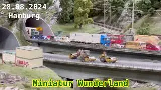 Besuch Miniatur Wunderland und Philharmonie , dann mit der Schifffähre