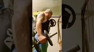 Treino biceps em casa, ouvindo ora&ccedil;&atilde;o #deustemumapalavrapravoce #jesus #calistenics #vyralshorts