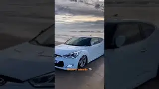 Veloster rebaixado na beira da praia 🏖️