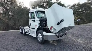 2018 Freightliner Cascadia 3 Axle Tractor-U13479