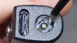 TS101 solder iron rattle from DC connector / socket, video 2/2