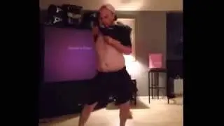 GUY TWERKING!!