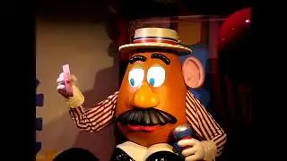Mr Potato Head - Toy Story Mania - Queue - Disney Hollywood Studios, Walt Disney World 06-06-2008