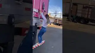 filha da Sheila bellaver no pega do Scania