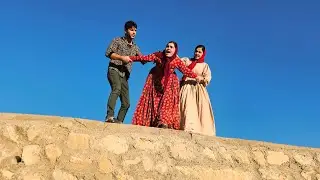 Did Zahra notice Omid and Maryam's hugs and kisses?
