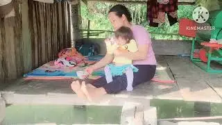 The daily struggles of a single mother and her child.