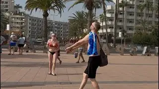 ☀️Pleasant Weather in PLAYA DEL INGLES. TOURISTS Enjoying the Day. January 12, 2026