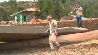 Самый большой в мире обелиск - [ Аксум - Эфиопия ].mp4