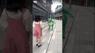 Funny frog costume 有趣的青蛙服装  #shorts