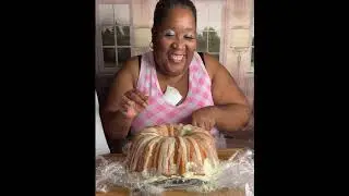 Eat With Philly phil Pound Cake Review| Eating Show