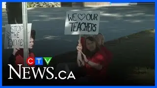 Lethbridge students rally as teachers begin strike