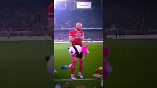 Toys thrown on pitch by Besiktas fans for children affected by Turkey earthquake #short #messi