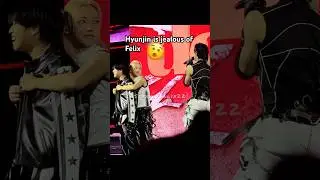 Хёнджин боится, что Феликс замерзнет. 🤭🤭#hyunlix #felix #hyunlixmoment #hyunlixforever