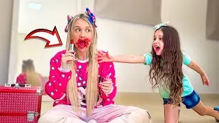 A JULLY COLOCOU UM BATOM NA BOCA E ALGO TERRÍVEL ACONTECEU!! 