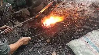 ini cara Mubin sepuh golok agar sanggup potong paku
