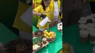 masuk videotron! Di CFD kemarin mampir ke booth Mixagrip Herbal Greges minum teh greges, m