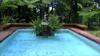 Iraivan temple - Kauai - Aparna singing.wmv