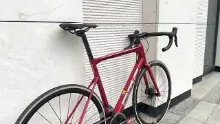 Обзор на шоссейный велосипед BMC TEAMMACHINE SLR TWO FORCE AXS HRD IRID BRUBRU 2022