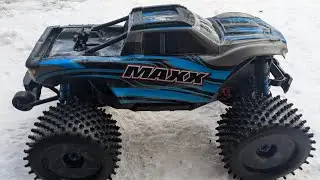 Maxx v1 snow bashing (extended shocks)