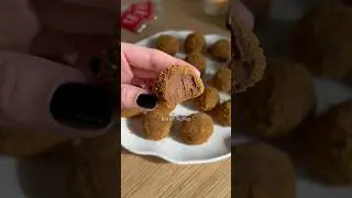 Biscoff Truffles 🍫🍫🍫 #biscoff #lotus #chocolate #truffle #yummy #easytomake #recipe #shorts
