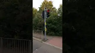 Potters Bar: Mutton Lane B556, PEEK TLED Traffic Lights Puffin Crossing