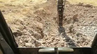 Hitachi 210 excavator. What's the problem.? If you have information please coment my.. I thank you. 