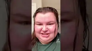 girl tell us she has pretty privilege without actually telling