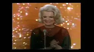 Gena rowlands presents award kirk douglas golden globes