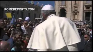 Pope Francis decides to talk to the press during papal flight to Brazil