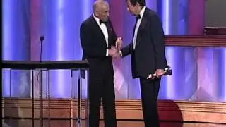 Howard W. Koch receives the Jean Hersholt Humanitarian Award: 1990 Oscars