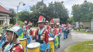Parade Drumband Rojabiyah MI NURUL ISLAM TANJUNG bertepatan di desa Tegalarum