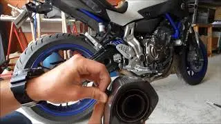 TUTO - ENLEVER LA CHICANE DU AKRAPOVIC CARBONE MT07