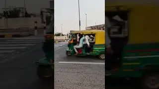 Cuts on divider crossing / ALERT / Road safety tips #shorts