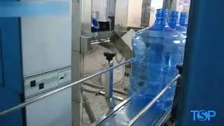 Manual 5 gallon barrel decapping (cap remover) and washing machine for small water factory Vietnam