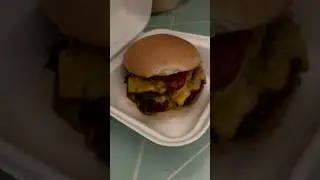 Hi-ho burger - wagyu grass fed beef burger - Santa Monica, CA