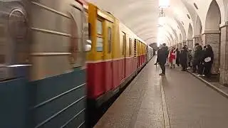 Перегонка снегоуборочной машины на станции Парк Культуры