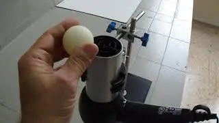 &Iota;&pi;&tau;ά&mu;&epsilon;&nu;&omicron; &mu;&pi;&alpha;&lambda;ά&kappa;&iota; (Flying ping pong ball)