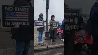 HoneytheEnglishMastiff is live at a no kings protest in Aberdeen, wa.