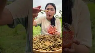 Eating very sour tamarind  #freshbites #tropicalfruit #mukbang #satisfyingbites #fruit #eating