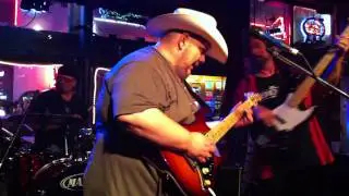 Johnny Hiland plays live at the Cross Roads his new Johnnyblades