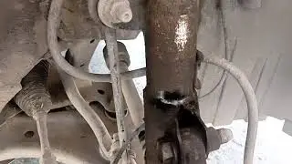 Falla com&uacute;n en amortiguadores de Nissan Versa