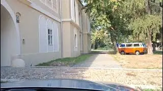 Mercedes W124 Motor 3.0 Diesel driving slow at the Banffy castle 🏰