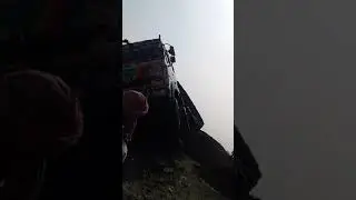 NH34 duty time wark  fore crash 14 wheeler so sad😔😔